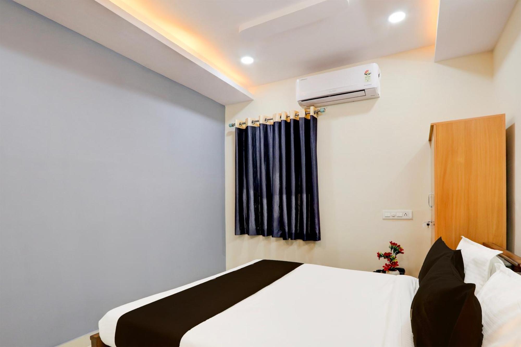 Super Townhouse Nanak Ram Guda Near Waverock Sez Хайдарабад Экстерьер фото